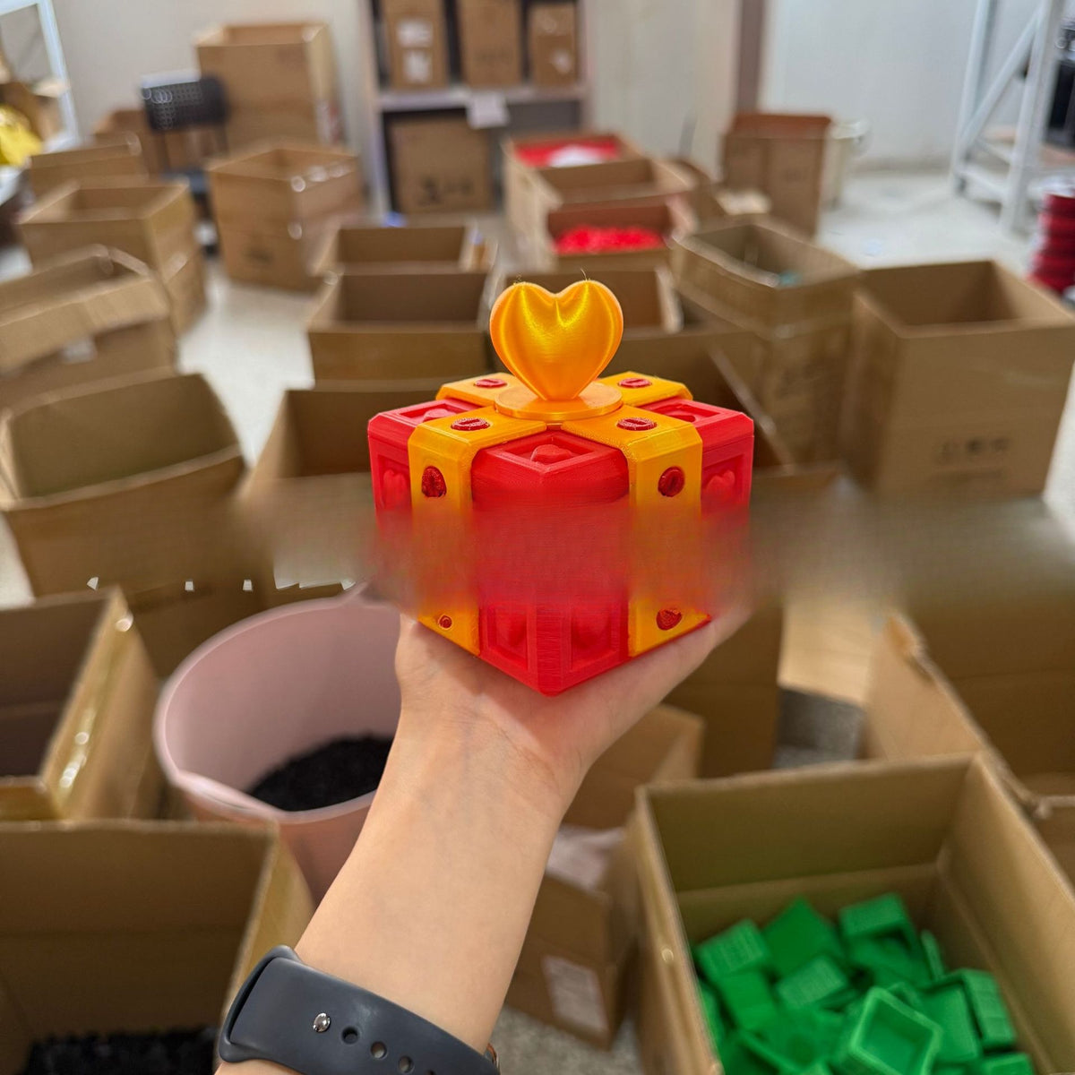Annoying Gift Box Funny 3D Annoying Gifts Box With Screws Gag Gifts Boxes Prank Gift Box, Novelty Gift Boxes For New Year Gift